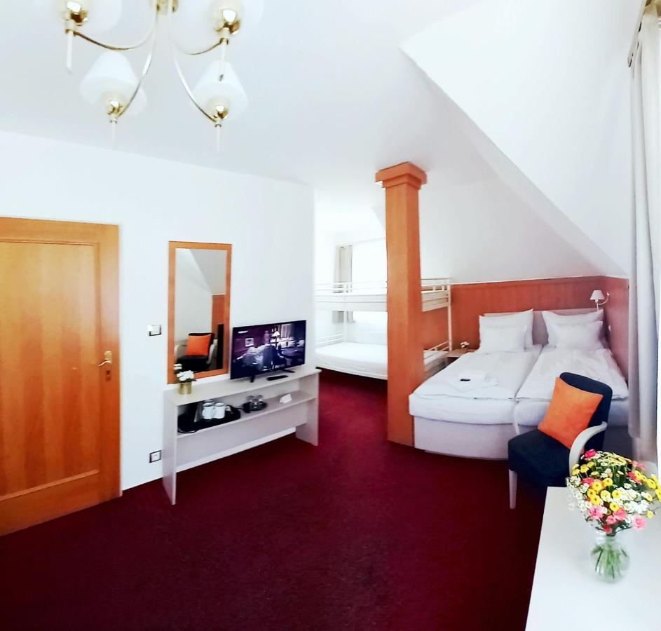 Hotel Hradec スピンドレルフ・ムリン エクステリア 写真