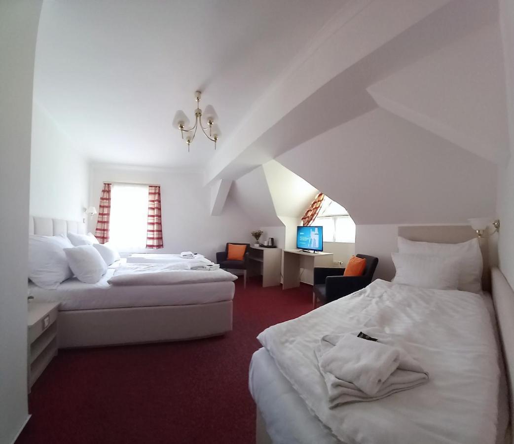 Hotel Hradec スピンドレルフ・ムリン エクステリア 写真