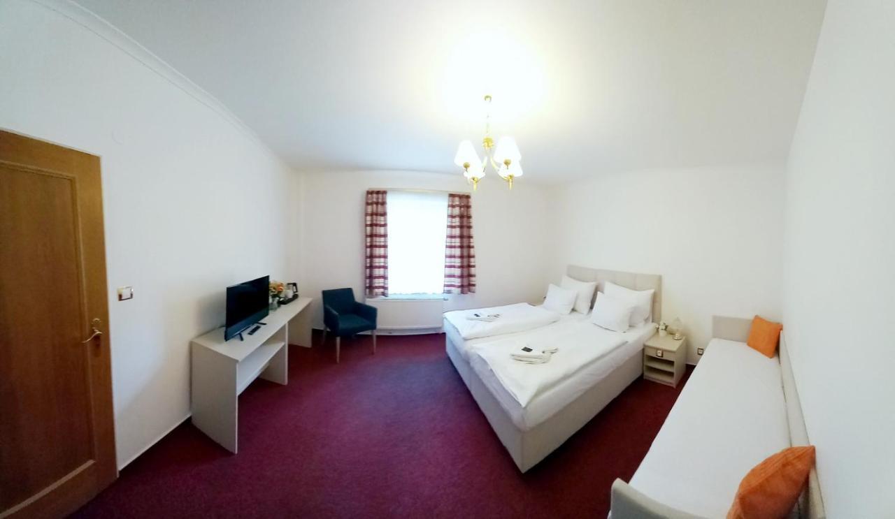 Hotel Hradec スピンドレルフ・ムリン エクステリア 写真