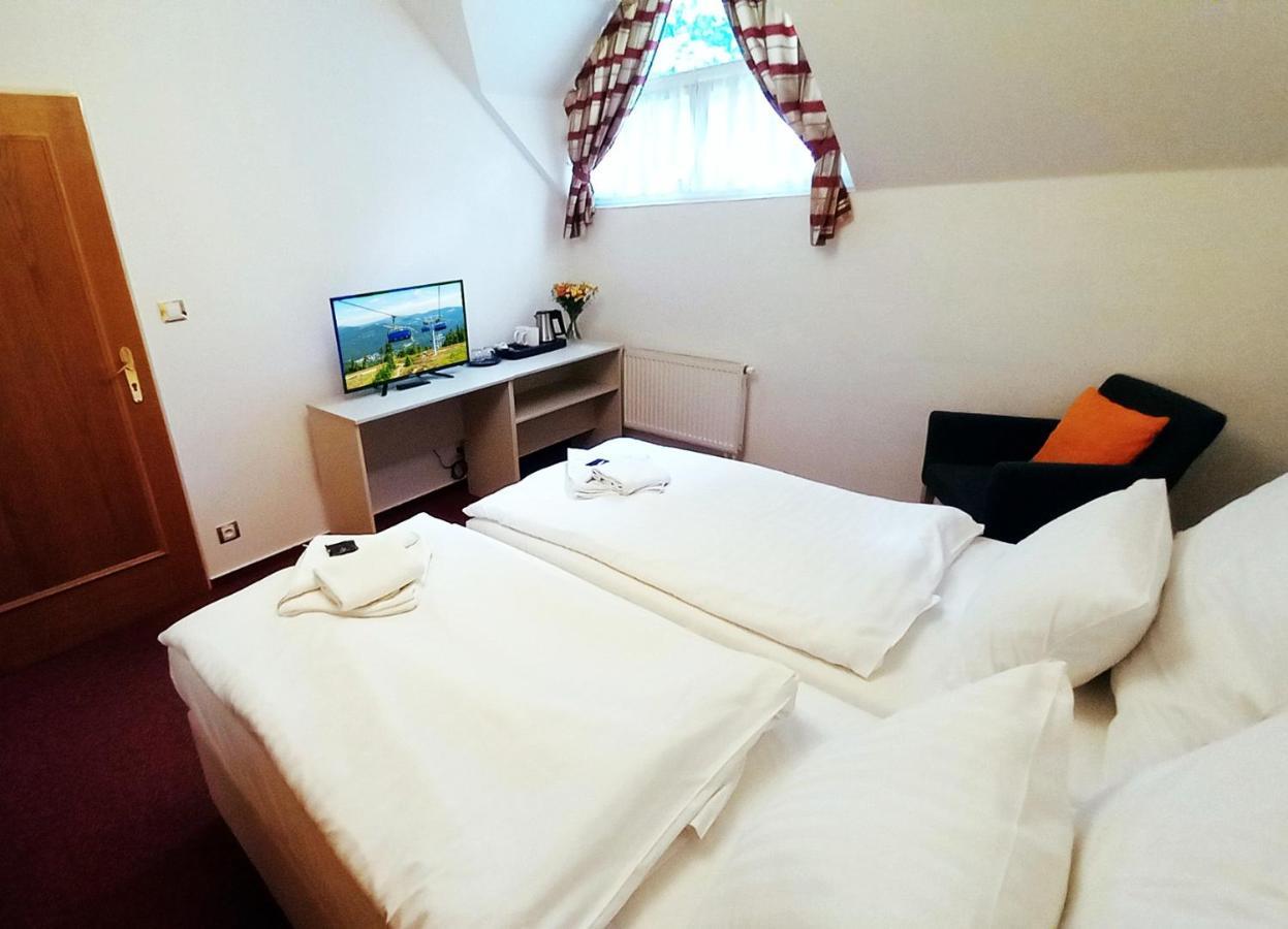 Hotel Hradec スピンドレルフ・ムリン エクステリア 写真