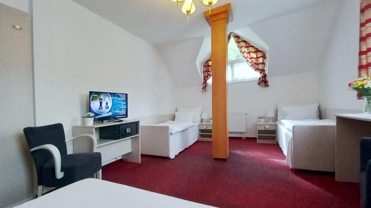 Hotel Hradec スピンドレルフ・ムリン エクステリア 写真