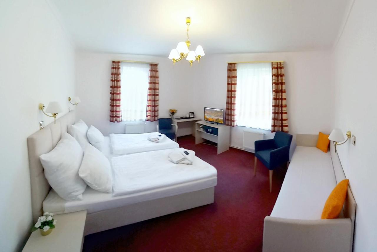 Hotel Hradec スピンドレルフ・ムリン エクステリア 写真