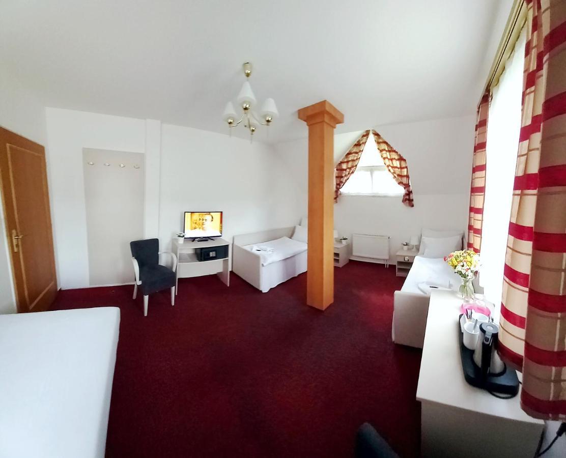 Hotel Hradec スピンドレルフ・ムリン エクステリア 写真